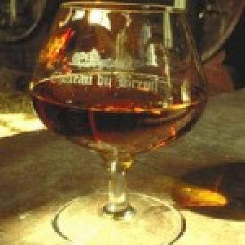 Мужская тема с кальвадосом не закусывая. Как правильно пить кальвадос – важные аспекты восприятия вкуса