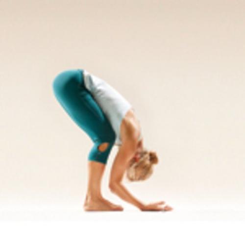 Наклоны к ногам стоя. Наклон стоя к прямым ногам. В чем может быть проблема.