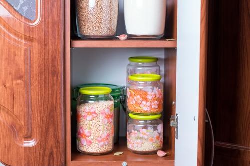 Как хранить орехи, чтобы не завелась моль. 