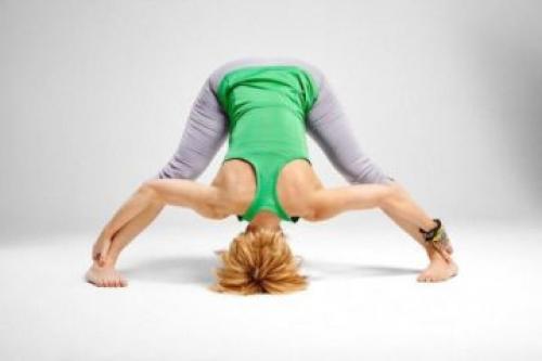 Прасарита падоттанасана техника выполнения. Поза Прасарита Падоттанасана: наклон вперед, как альтернатива стойке на голове