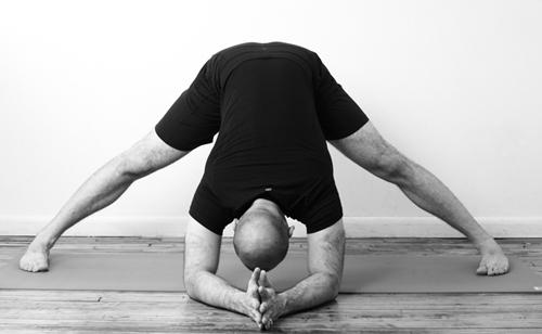 Паривритта Прасарита падоттанасана. Прасарита Падоттанасана