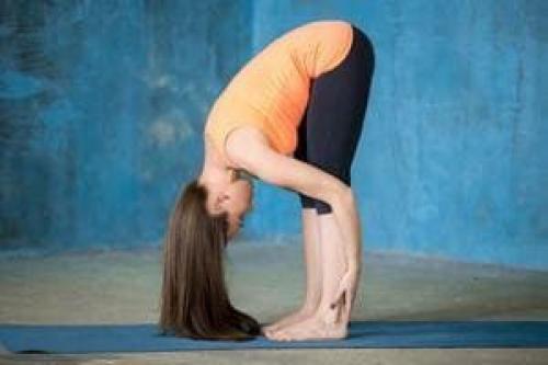 Уттанасана. Поза Уттанасана – получите заряд жизненной энергией, снимите стресс и омолодите позвоночник