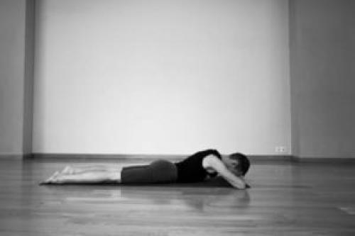 Поза крокодила для позвоночника. Макарасана в йоге – поза крокодила для силы, расслабления и медитации