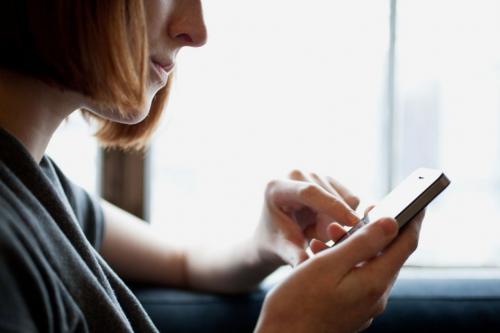 Если мужчина занят на работе и не пишет. Контакты