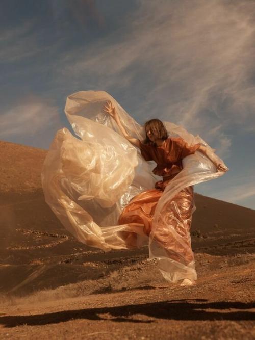 Как перестать бояться быть одной дома. Почему мы не чувствуем себя полноценными без пары?