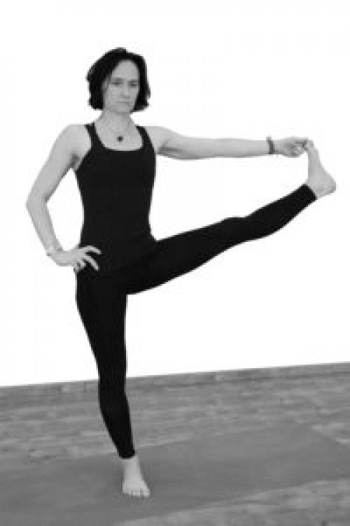 Уттхита Хаста Падангуштхасана I и II. Уттхита Хаста Падангуштхасана 1, 2, 3