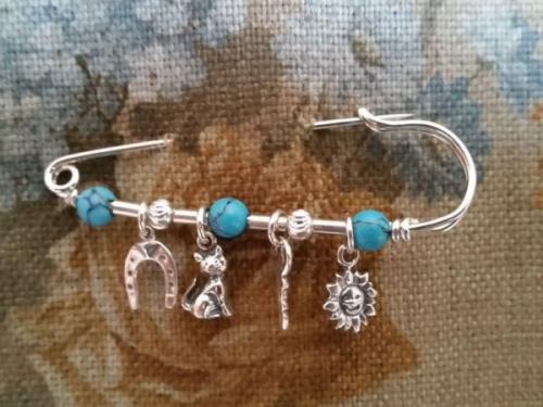 Как защитить свою энергетику от негативного воздействия людей желающих зла. Булавка, соль и пиковый туз на страже добрых мыслей