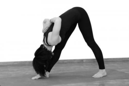 Паршвоттанасана польза. Интенсивное боковое вытяжение: практика Паршвоттанасаны в йоге