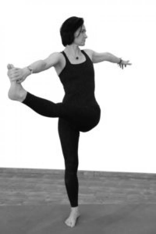 Уттхита Хаста Падангуштхасана. Уттхита Хаста Падангуштхасана 1, 2, 3