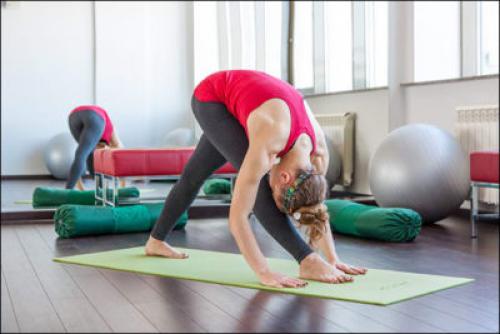 Паршвоттанасана польза. Интенсивное боковое вытяжение: практика Паршвоттанасаны в йоге