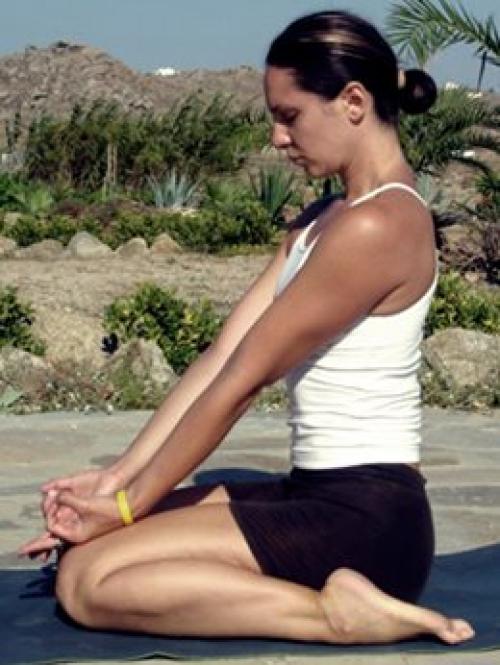 Ардха Вирасана. Вирасана: техника выполнения