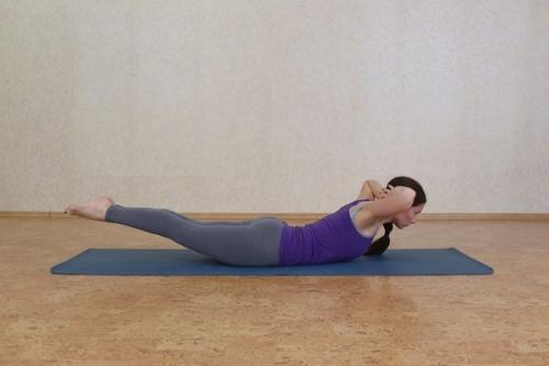 Поза саранчи в йоге. Йога. "Поза саранчи".