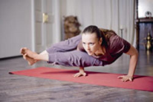 Аштавакрасана техника выполнения. Техника выполнения: