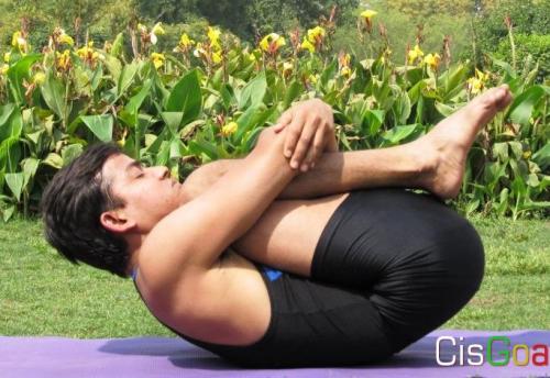 Паванамуктасана противопоказания. Паванамуктасана