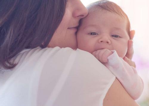 Почему хочется укусить человека?