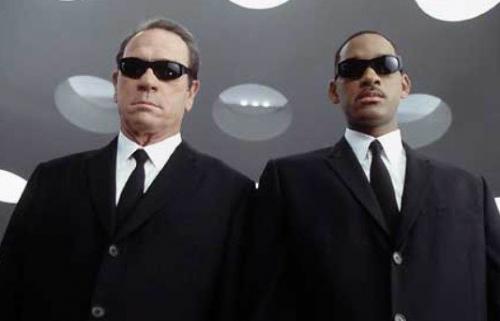 Что означает черный цвет. Любовь к чёрному в одежде: что это означает в психологии?