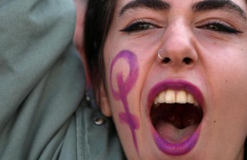 Миллионы женщин выстроились живой стеной в Индии в защиту своих прав. Миллионы женщин выстроились живой стеной в Индии в защиту своих прав