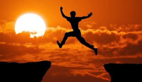 Некоторые люди умирают в 25 лет, а в могилу попадают только . Привычка быть успешным