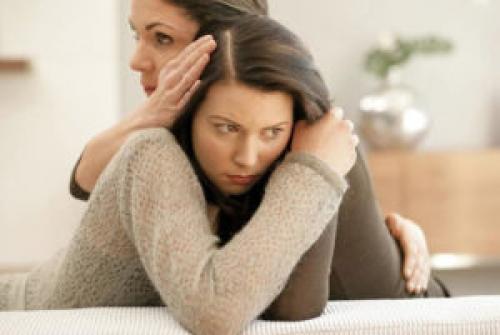 Инфантильная дама. Признаки