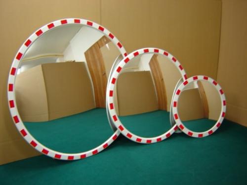 Боязнь зеркал, как называется фобия. Как лечить боязнь зеркал