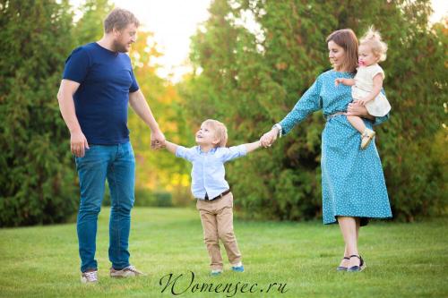 Причины ревности из детства. Что происходит с мамой?