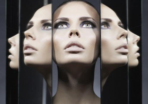 То, что человека раздражает в окружающих есть в нем самом. Эффект зеркала: мир отражает нам только то, о чем мы думаем