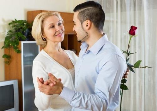 Если мужчина младше на 10 лет психология отношений. Мужчина младше женщины на 10 лет: психология о причинах поведения юноши 01