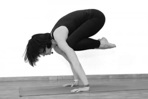 Бакасана для начинающих. Делайте Бакасану, чтобы улучшить гибкость позвоночника и повысить концентрацию