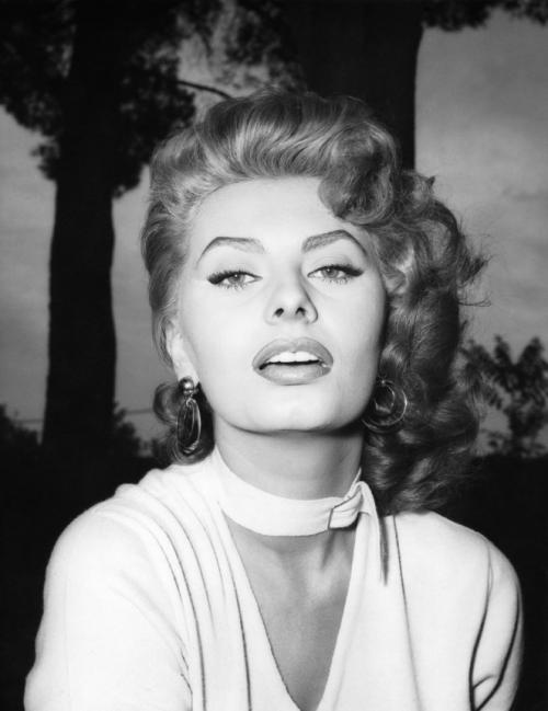 Женская энергия цитаты. 10 цитат, объясняющих суть настоящей женственности