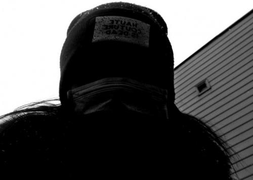 Можно ли выходить из дома без маски. Нужно ли носить маску на улице и штрафуют ли за ее отсутствие. Выясняем подробности