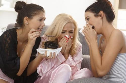 Как помочь другу пережить расставание с девушкой. 6 советов поддержки