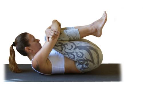 Йога для начинающих тонкая талия. Упражнения йоги для пресса