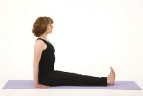 Поза посоха Дандасана – подробное описание для правильной практики йоги