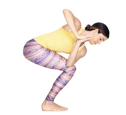 Паривритта Уткатасана: правила выполнения и подготовительные асаны