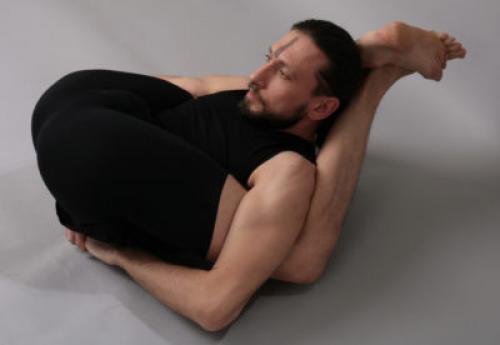Поза йогического сна или Йоганидрасана: описание и техника выполнения