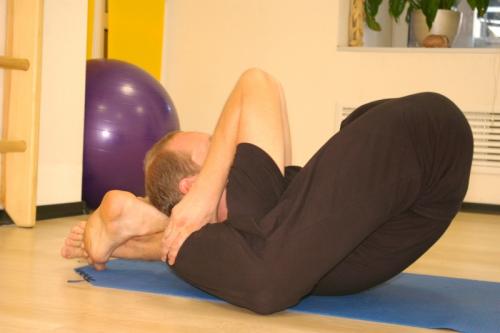 Йоганидрасана эффект. Йоганидрасана - поза "две ноги за головой"