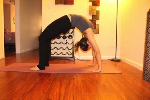 Йога для поднятия энергетики организма. 5 асан для заряда энергией