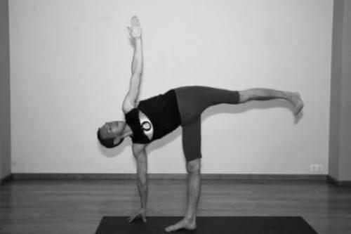 Ардха чандрасана польза. Ваш организм будет сильным и здоровым благодаря Ардха Чандрасане