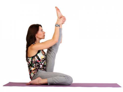 Правильное выполнение Краунчасаны или позы цапли в йоге