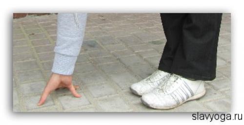 Ардха Чандрасана (поза полумесяца)
