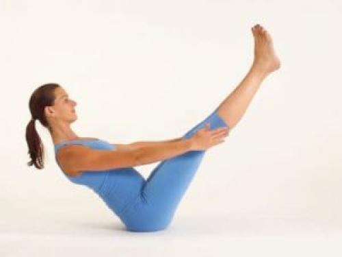 Поза Навасана – сделает пресс стальным, а спину крепкой и здоровой