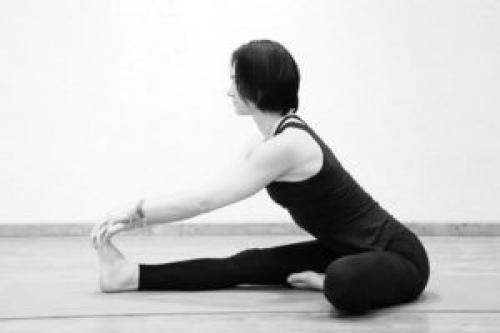 Джану Ширшасана