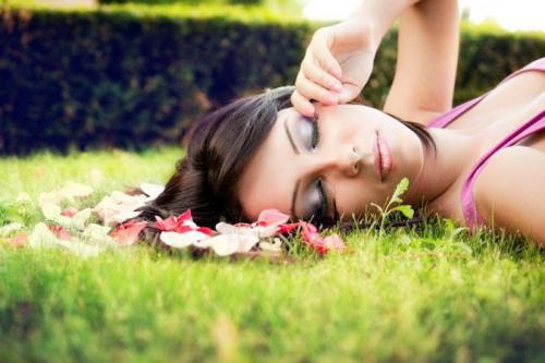 Упражнения для увеличения женской энергии. Как увеличить свою женскую энергию: 8 действенных упражнений