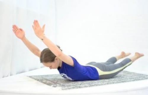 Випарита шалабхасана. Поза саранчи в йоге для проработки глубоких мышц спины. Пошаговое выполнение Шалабхасаны и ее вариаций