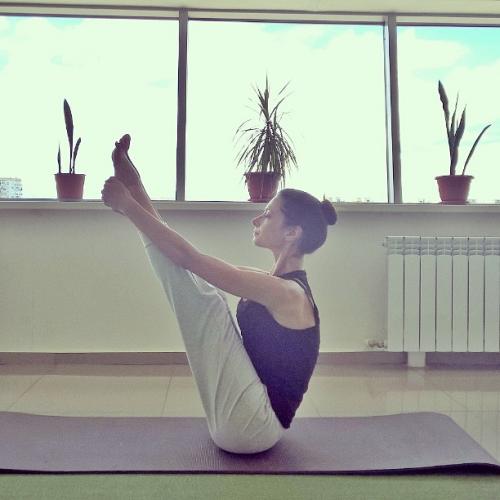 Асана Урдхва мукха пашчимоттанасана