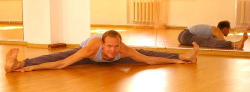 Асана Шпагат. Поперечный шпагат, широкий угол, самаконасана