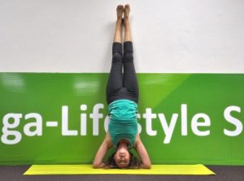 Обратная асана. Перевернутые асаны – ключ к вечной молодости