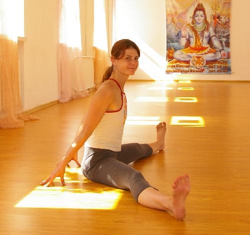 Асана Шпагат. Поперечный шпагат, широкий угол, самаконасана