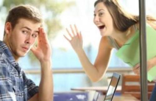 Почему мужчина игнорирует женщину которая ему нравится. Причины такого поведения