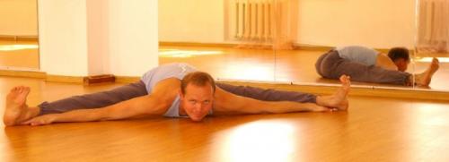 Асана Шпагат. Поперечный шпагат, широкий угол, самаконасана